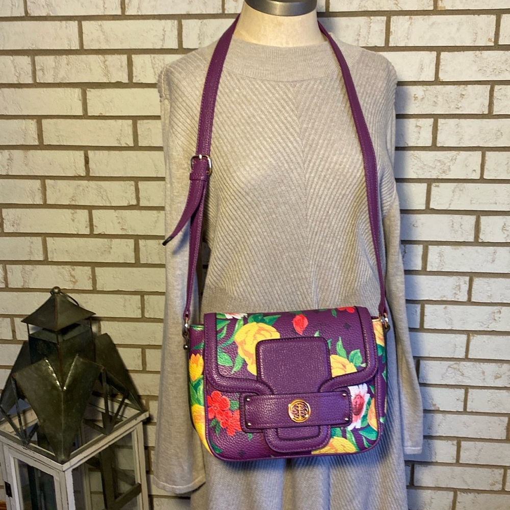 Purse / purple w/flowers